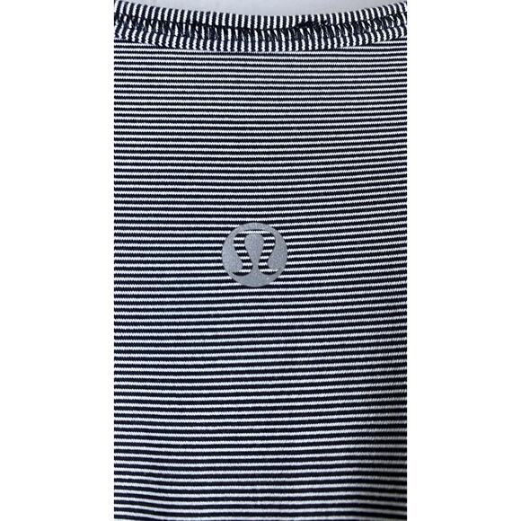 LULULEMON Women’s Sz 6 Black White Striped Stay on Course Tank Top Back Pocket - Picture 6 of 9